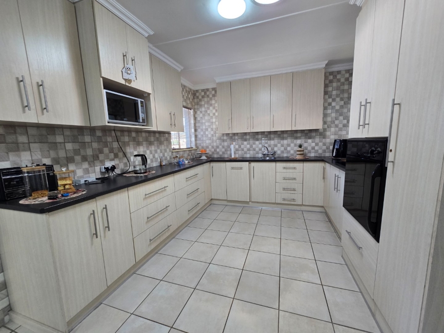 4 Bedroom Property for Sale in Bayswater Free State